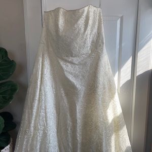 David’s bridal strapless lace wedding dress